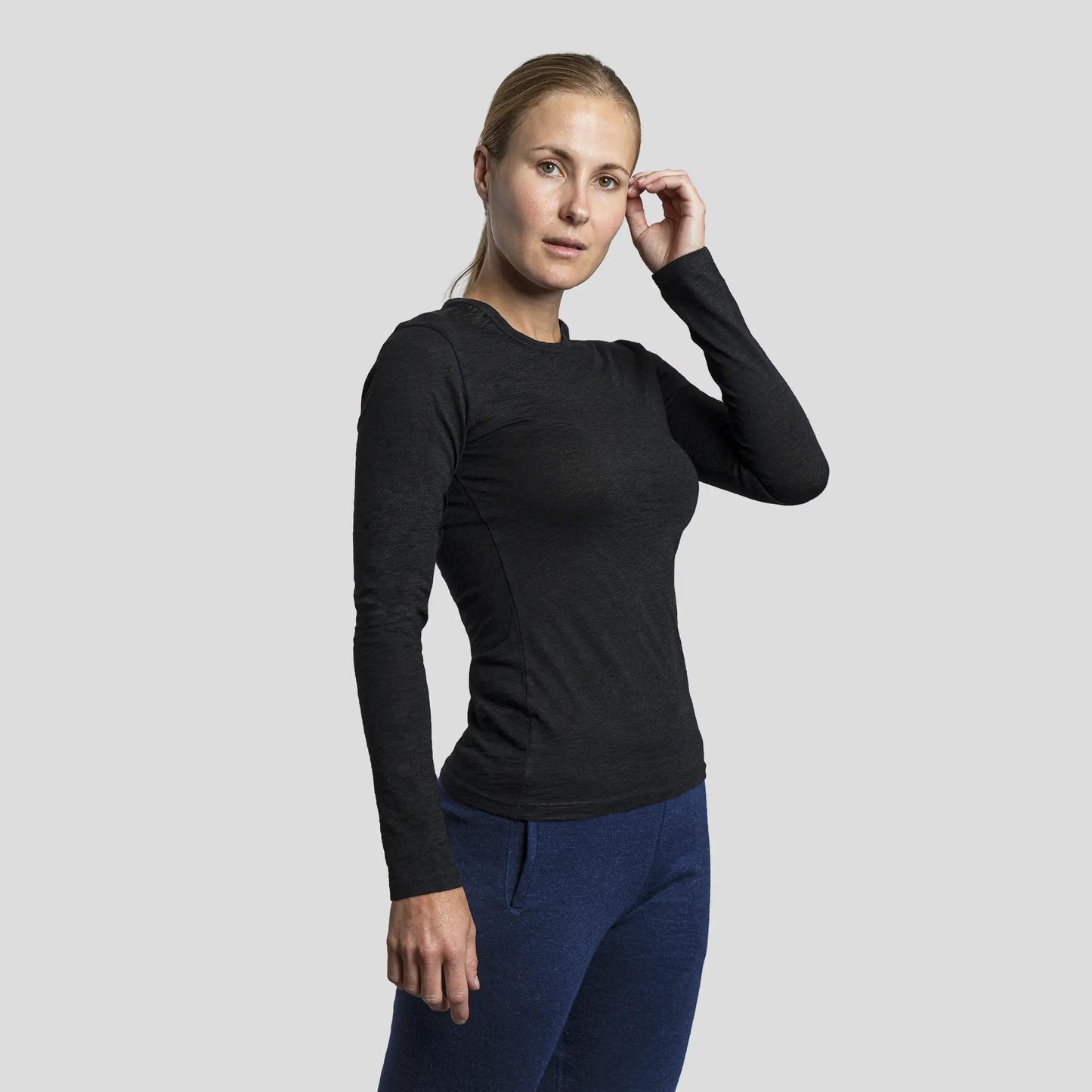 Women's Alpaca Wool Long Sleeve Base Layer: 110 Ultralight color Black
