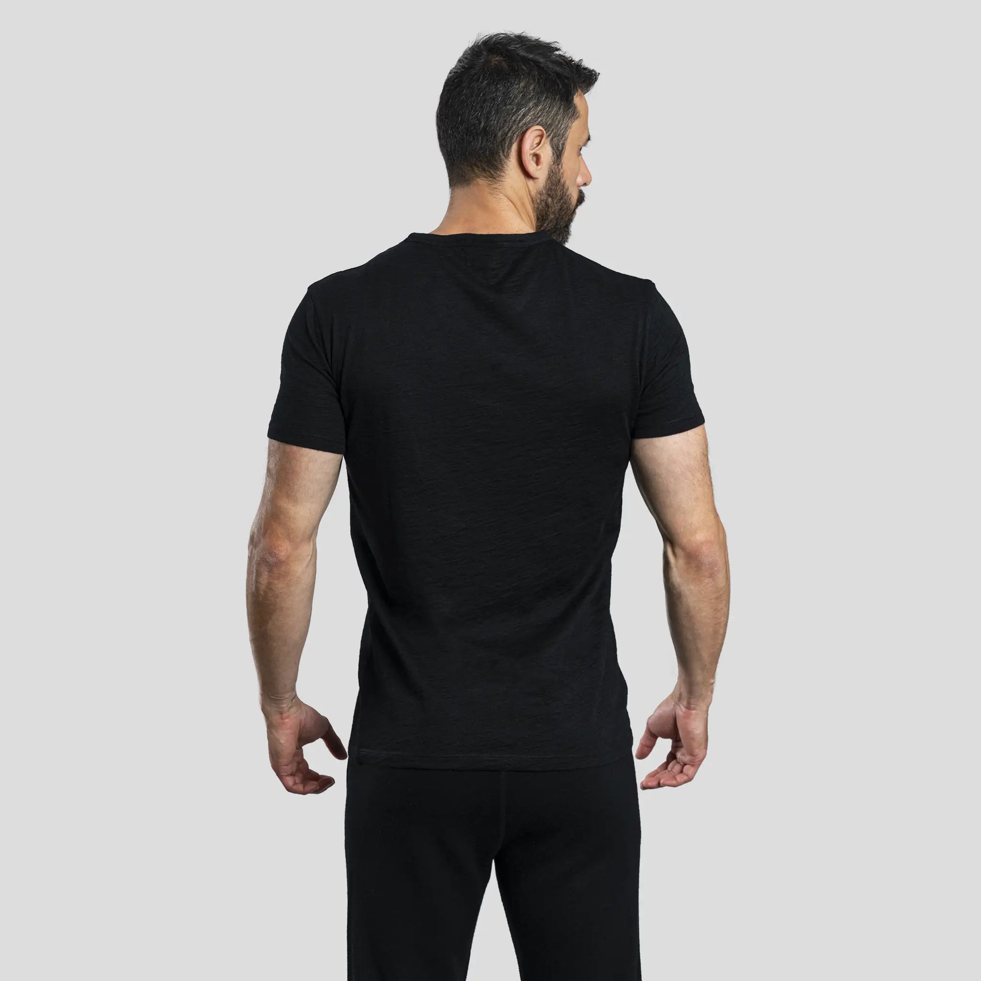 mens high performance vneck tshirt color black