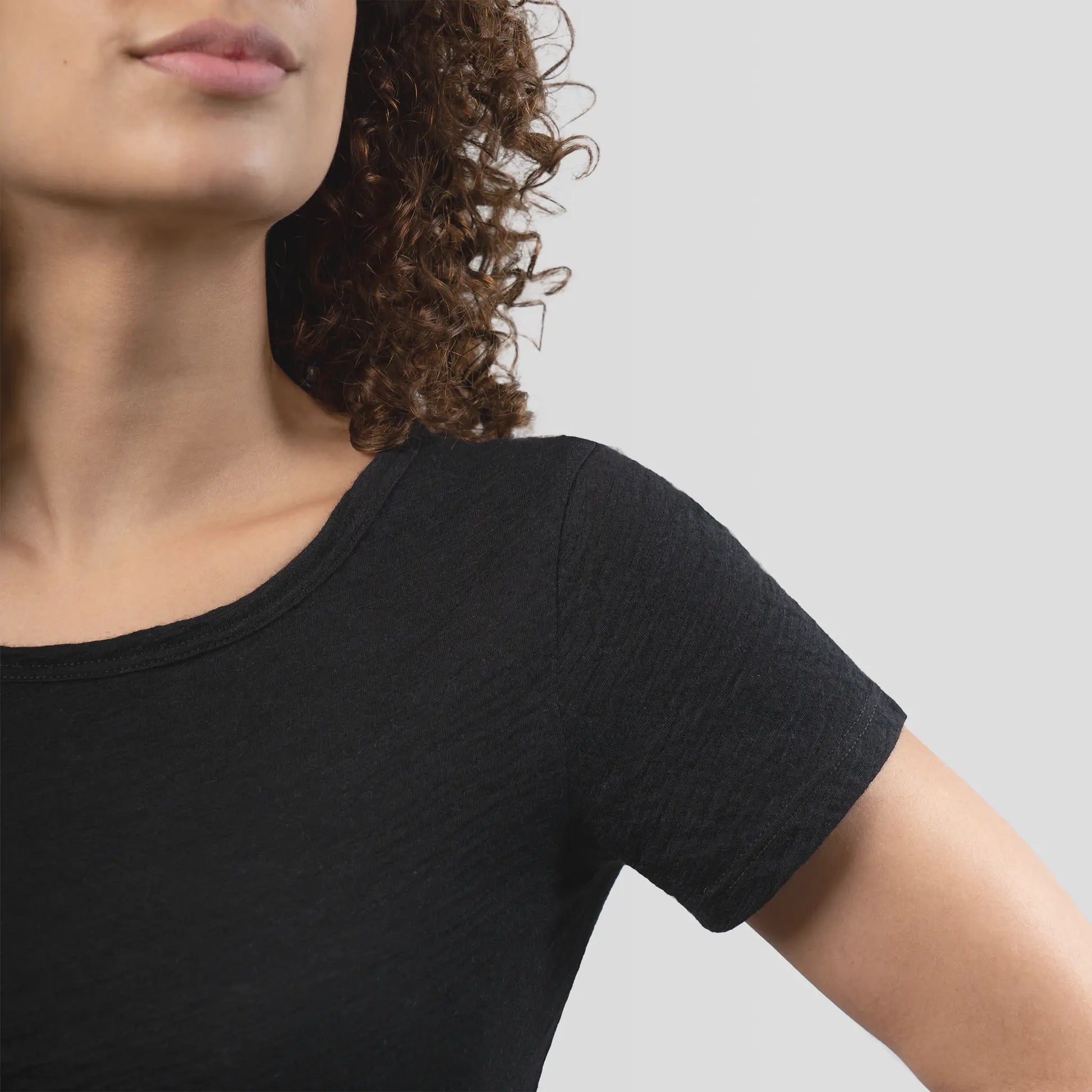 womens ultimate outdoor tshirt crew neck color black